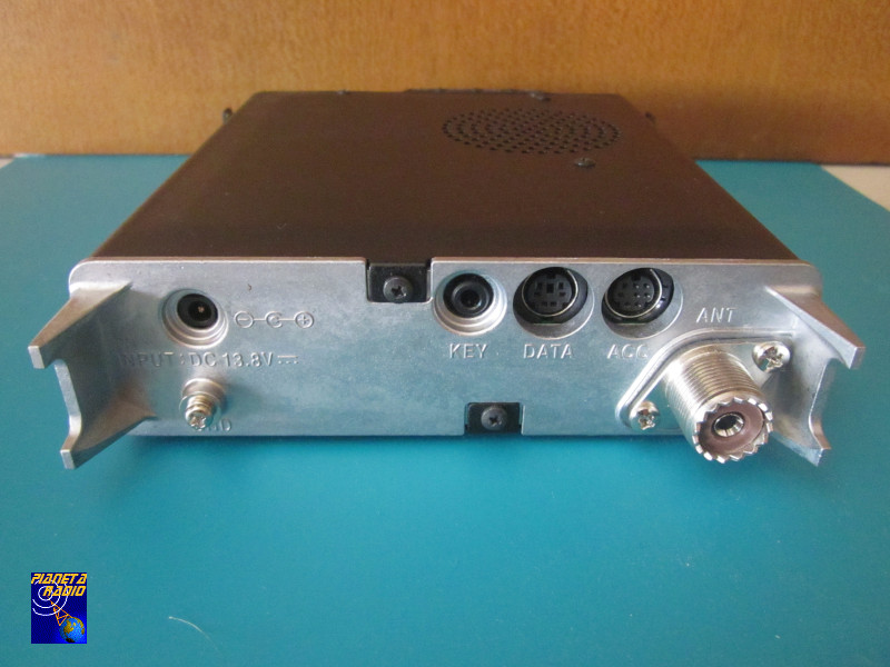 Yaesu FT-817 retro