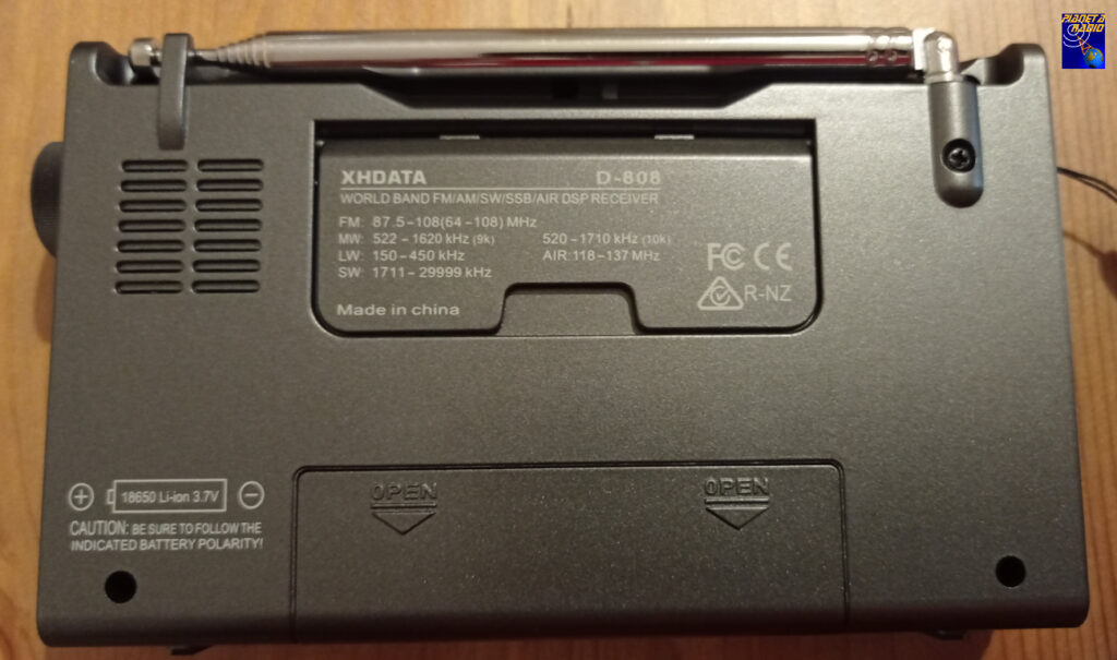 XHDATA D-808 - Retro